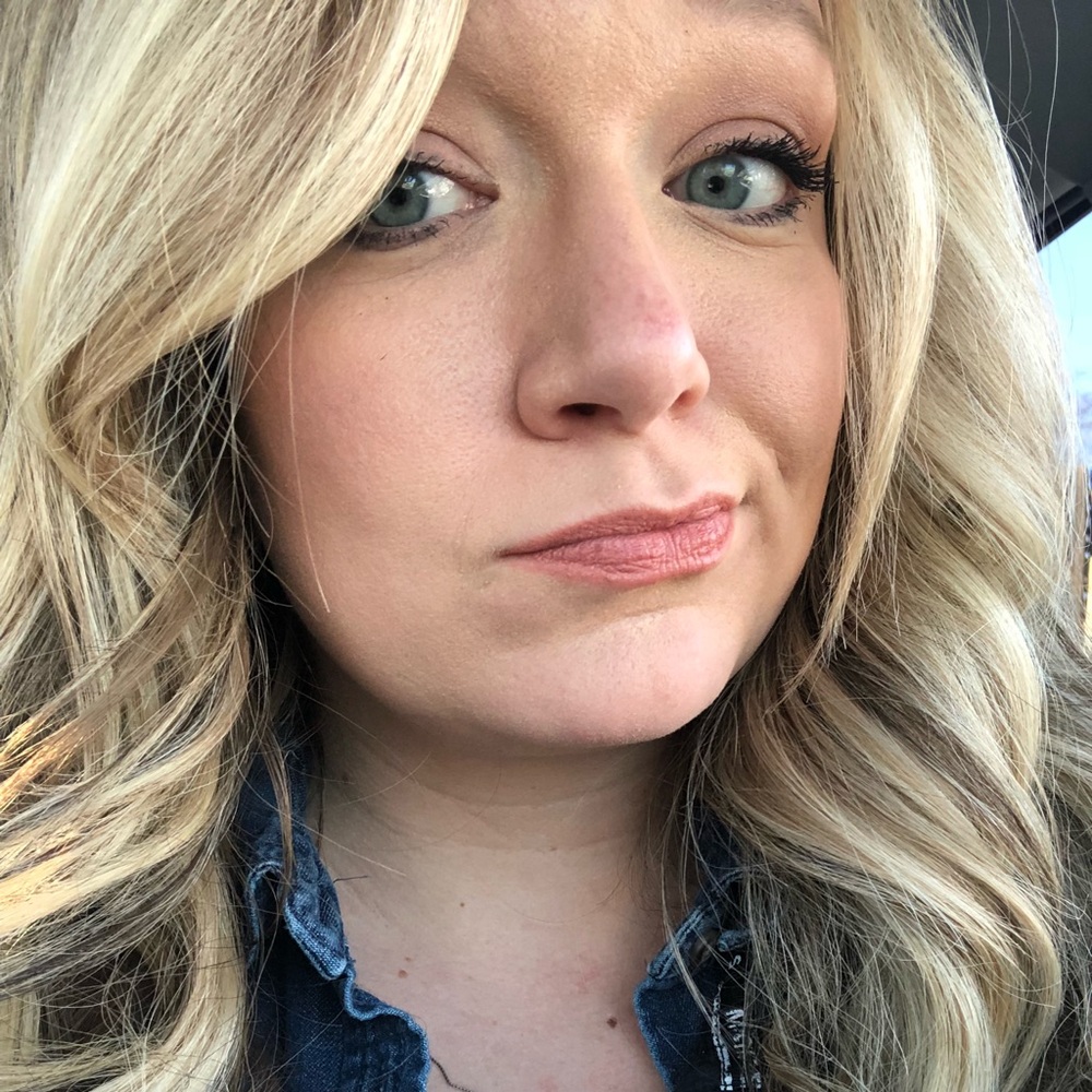 Meet your Posher, Kayla